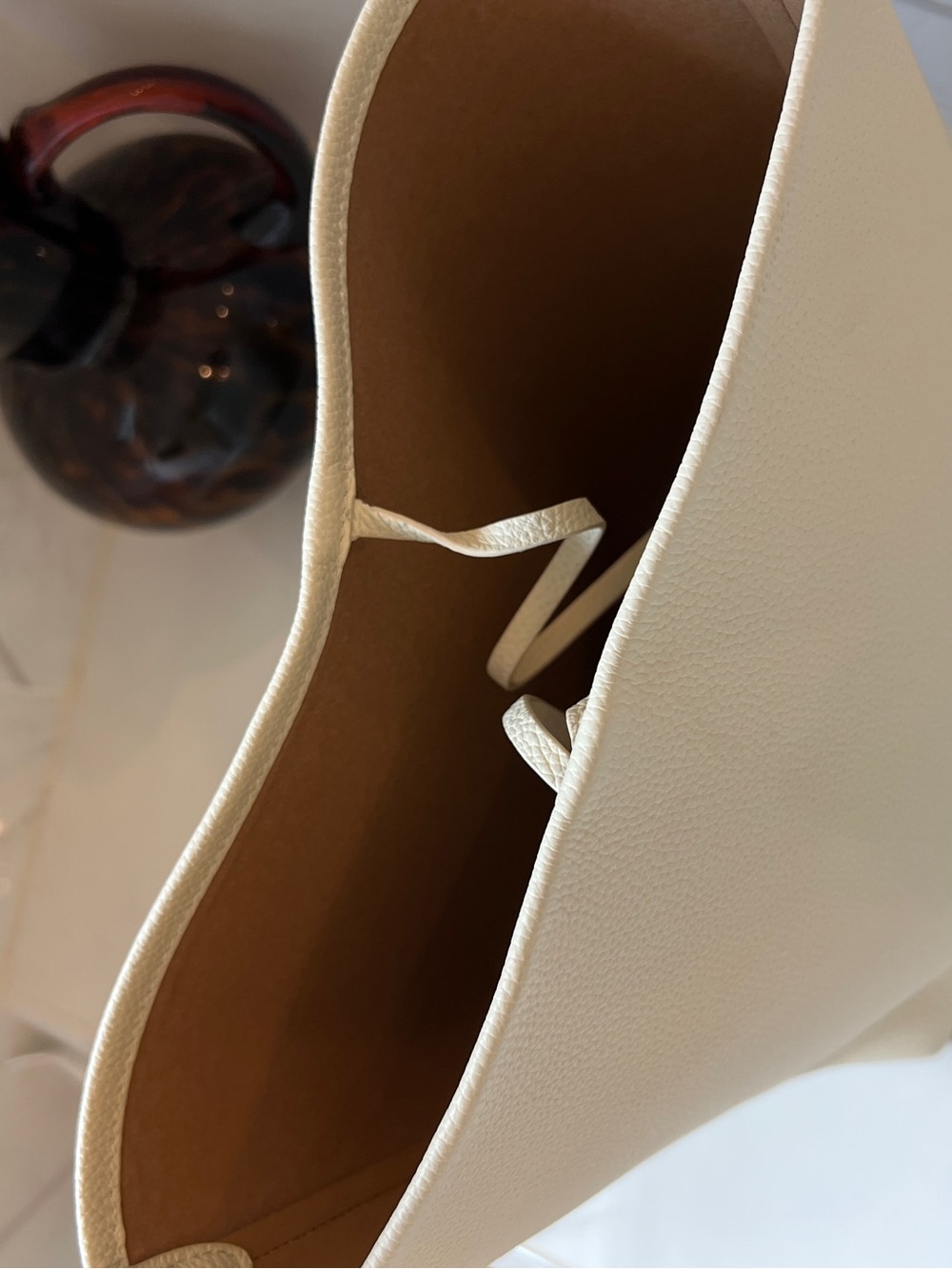 Minimal Cream Leather Tote Bag - Picture 2 of 3